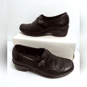 Earth Origins Carma 7.5 Black Mules Cushioned Collar and Decorative Wing Tip